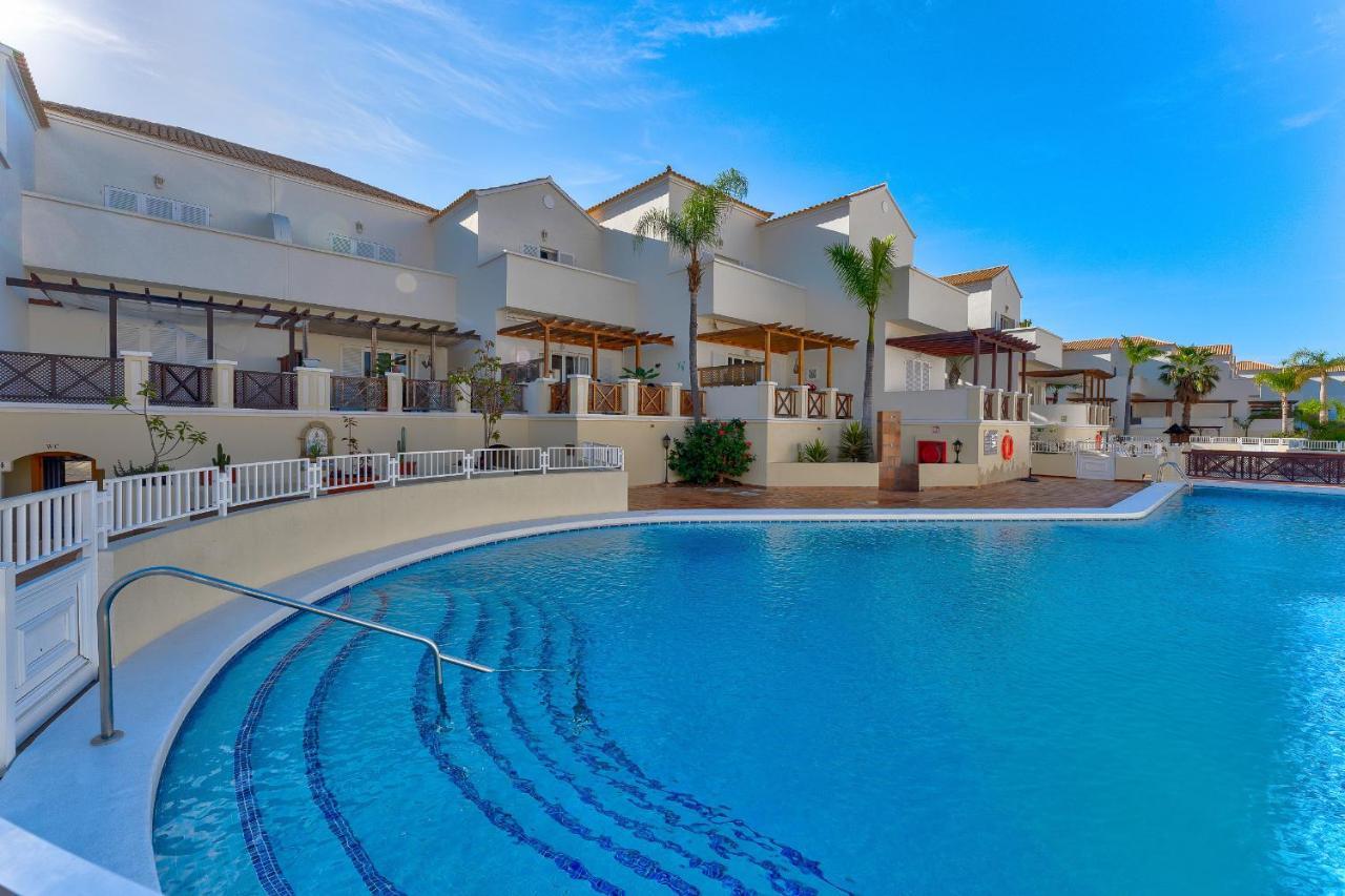 Chalet Playa De Las Americas Arona  Exterior photo